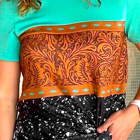 Green Tee w/ Tooled Leather and Black&White Design - Picture 5 of 5